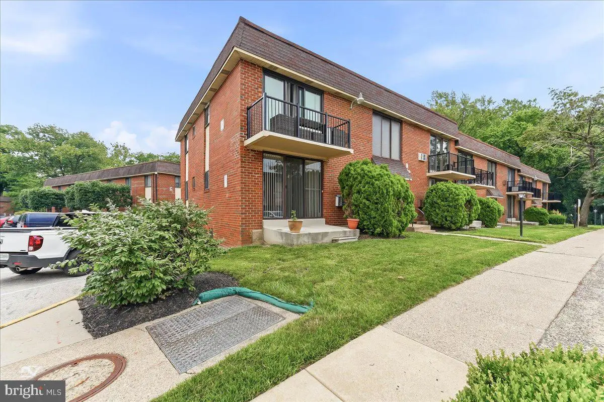 100. #d 9 E Glenolden Ave Ave #d-9, Glenolden, PA 19036 - #1