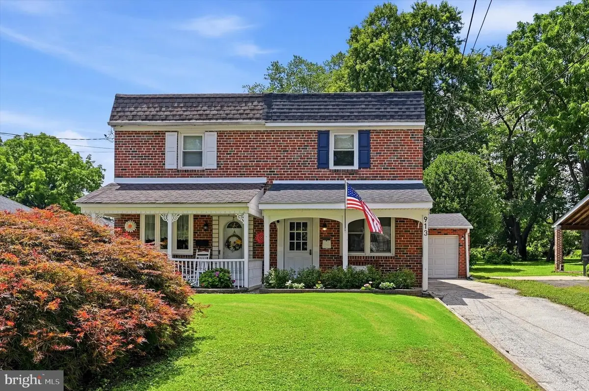 913 Girard Ave, Swarthmore, PA 19081 - #1