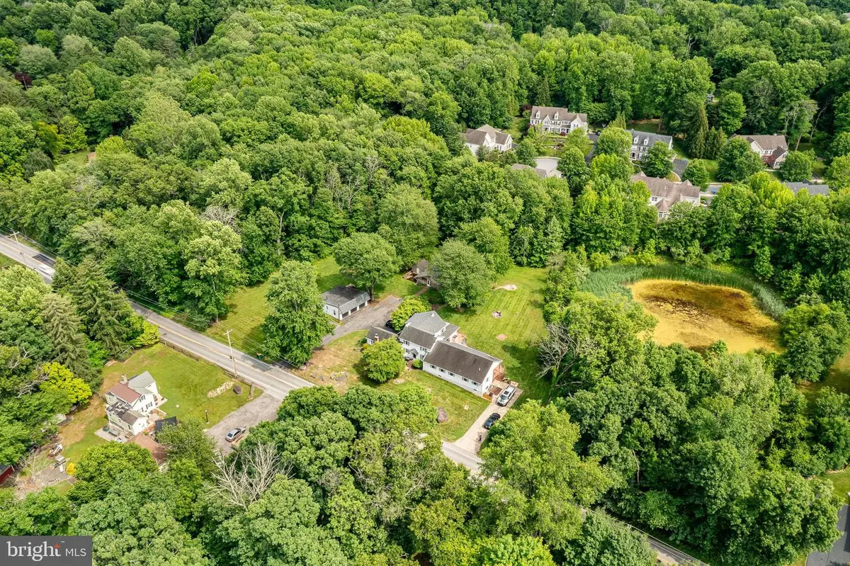 866 Shavertown Rd, Garnet Valley, PA 19060 - #1