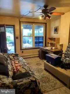 27 W 3rd St, Marcus Hook, PA 19061 - #2