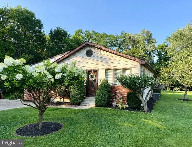 2123 Locust St, Upper Chichester, PA 19061 - #1
