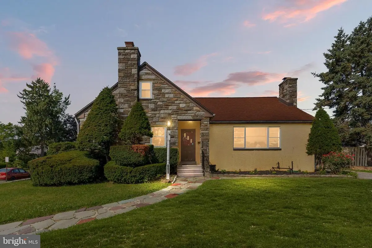 601 Fairview Rd, Woodlyn, PA 19094 - #1