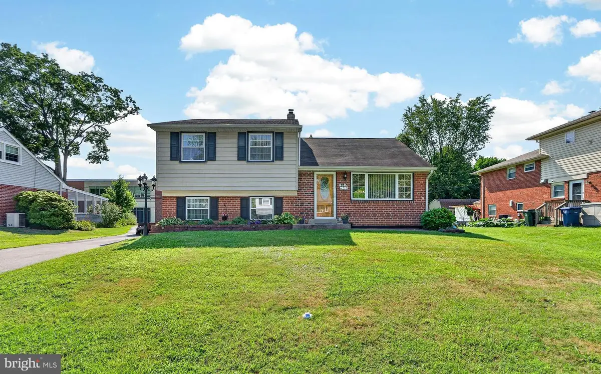 622 School Ln, Wallingford, PA 19086 - #1