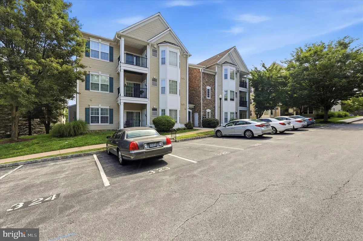 322 Creekside Dr, Brookhaven, PA 19015 - #1