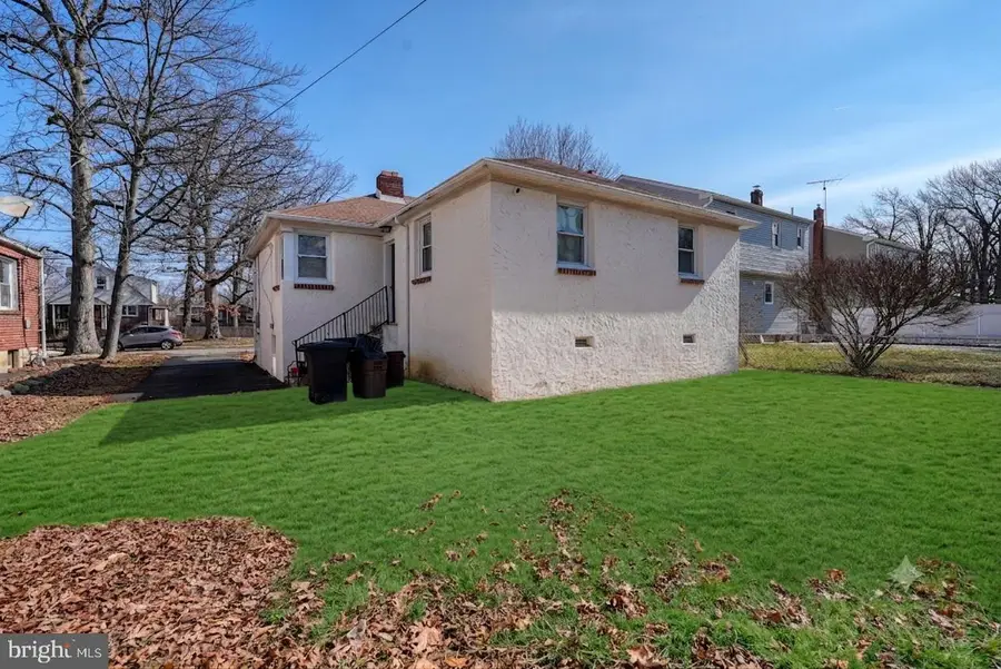 32 Bonsall Ave, Aldan, PA 19018 - #3