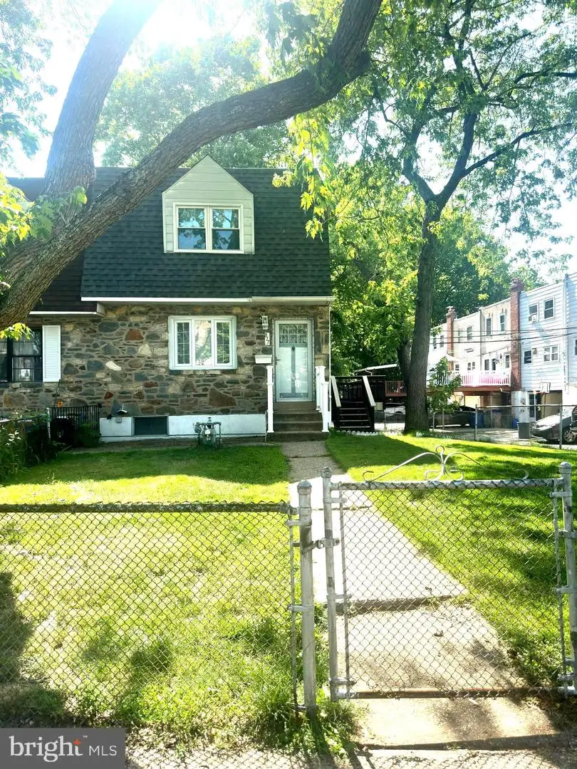 817 Windsor Cir, Folcroft, PA 19032 - #2