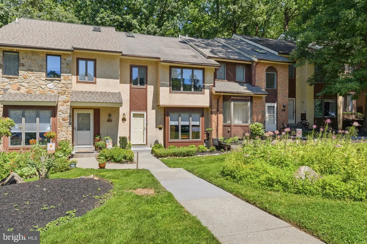 502 Williamson Cir, Media, PA 19063 - #1