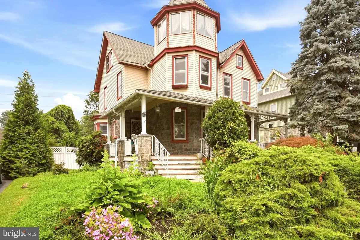 19 W Hinckley Ave, Ridley Park, PA 19078 - #1