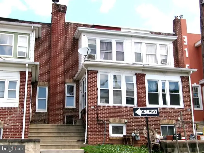 319 Avon Rd, Upper Darby, PA 19082 - #3