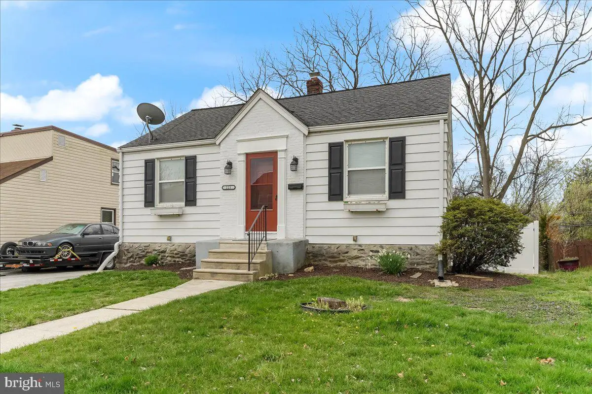 221 W Martin Ln, Norwood, PA 19074 - #1