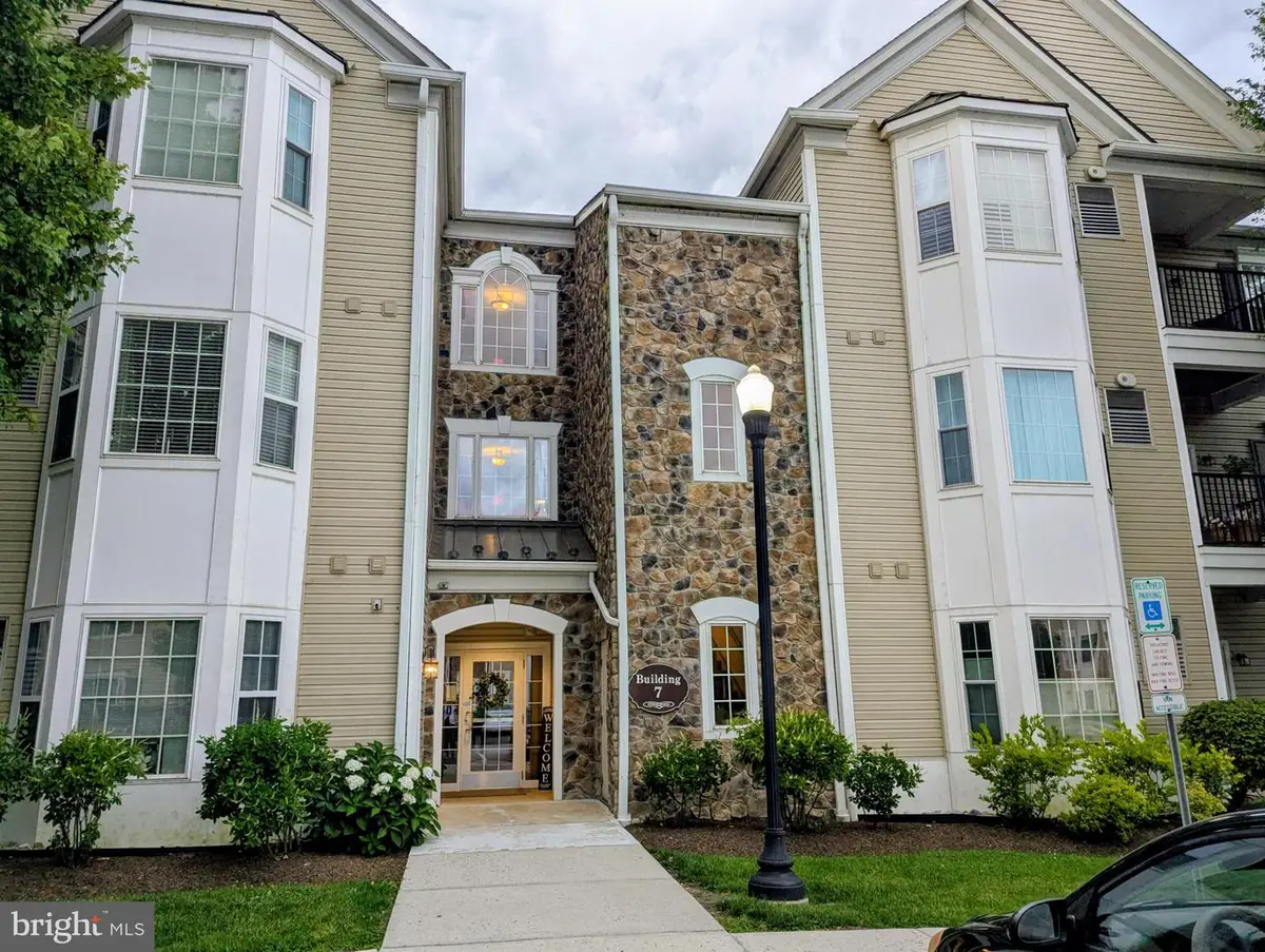 734 Creekside Dr, Brookhaven, PA 19015 - #1