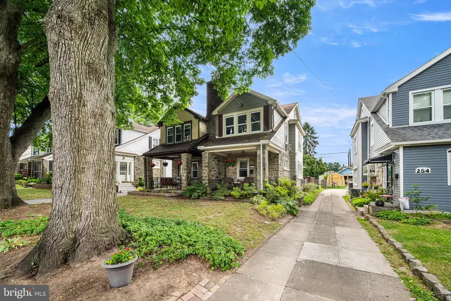 256 Ballymore Rd, Springfield, PA 19064 - #2