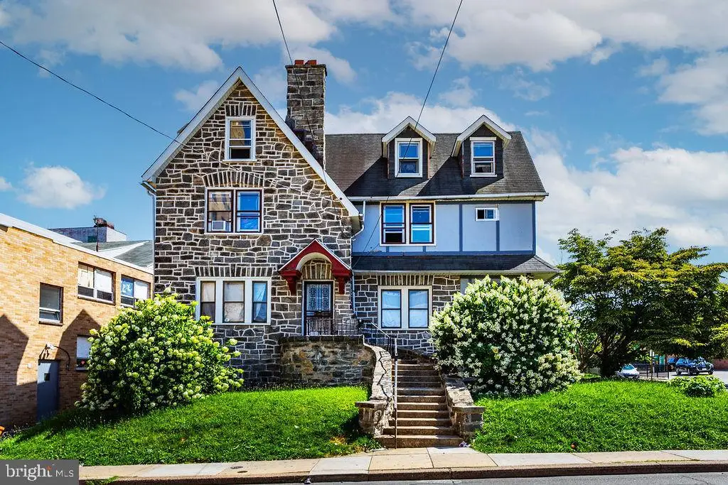 27 Glendale Rd, Upper Darby, PA 19082 - #1
