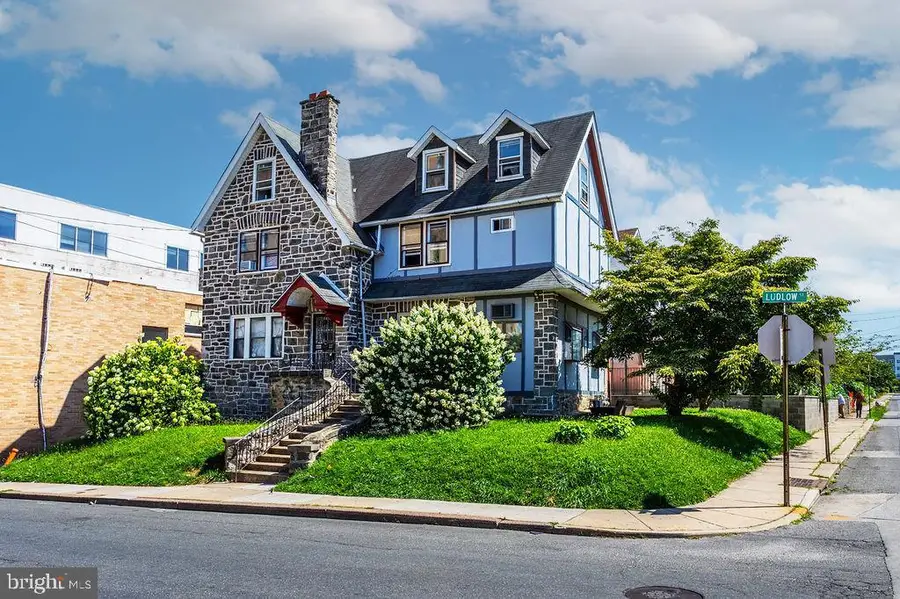 27 Glendale Rd, Upper Darby, PA 19082 - #2