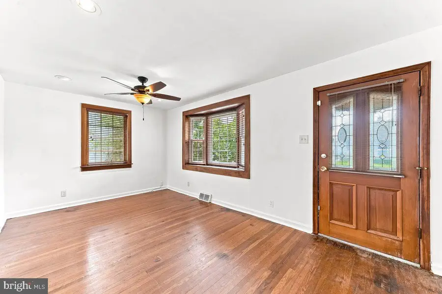 209 Pennsylvania Ave, Prospect Park, PA 19076 - #2