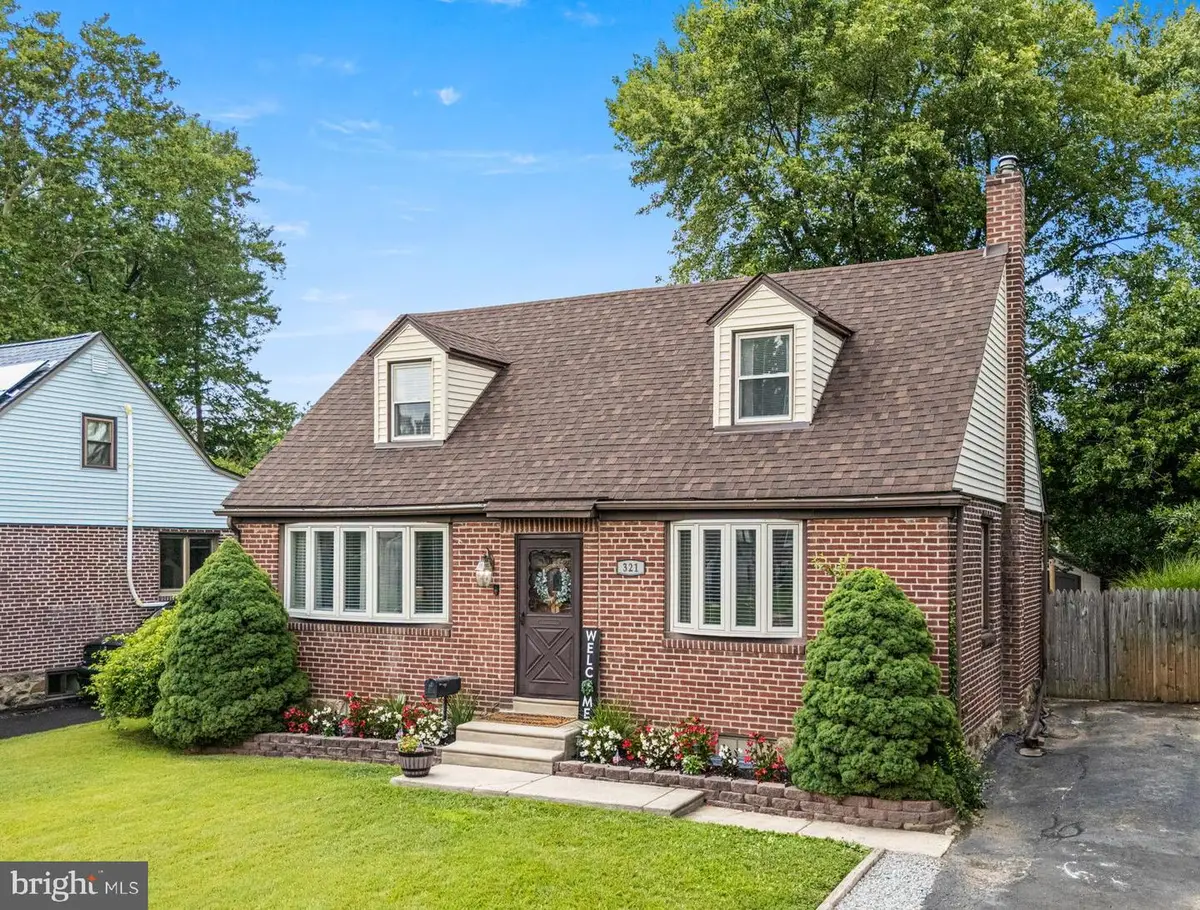 321 E Rively Ave, Aldan, PA 19018 - #1
