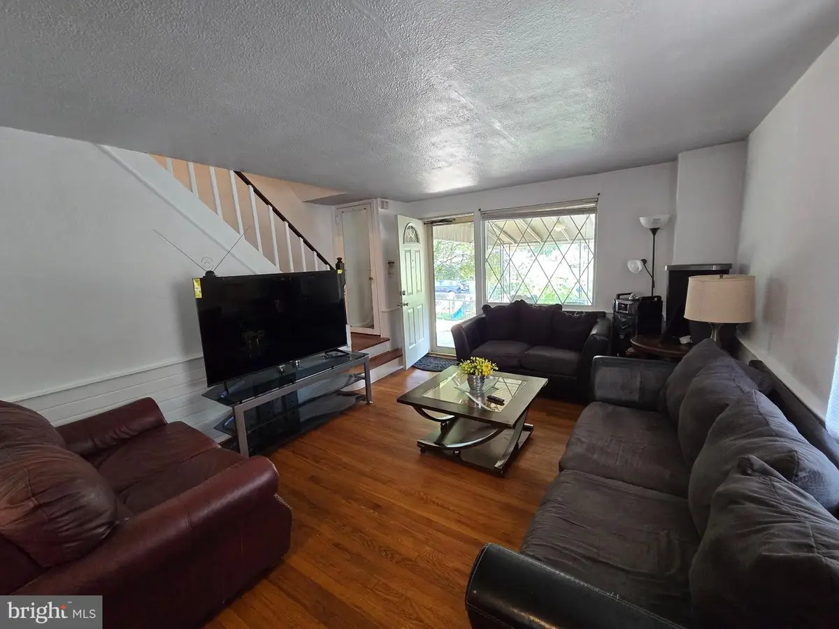 300 Springton Rd, Upper Darby, PA 19082 - #1
