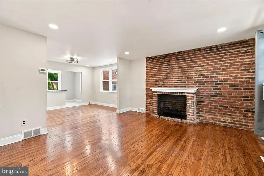 327 Greenwood Rd, Sharon Hill, PA 19079 - #2