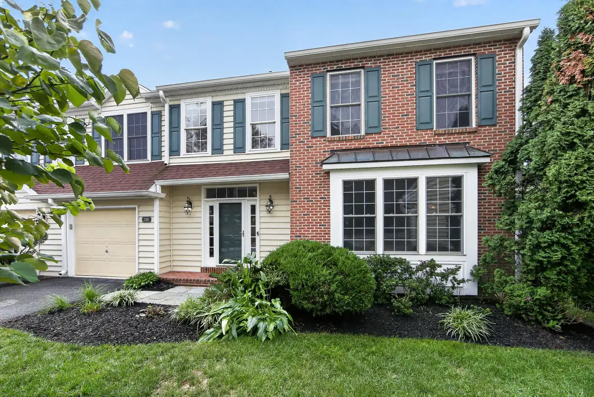 218 Hillsboro Mills Ln, Wallingford, PA 19086 - #1