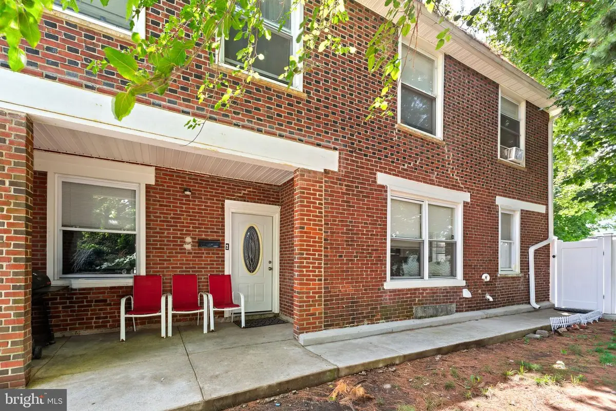 68 N Springfield Rd, Clifton Heights, PA 19018 - #1
