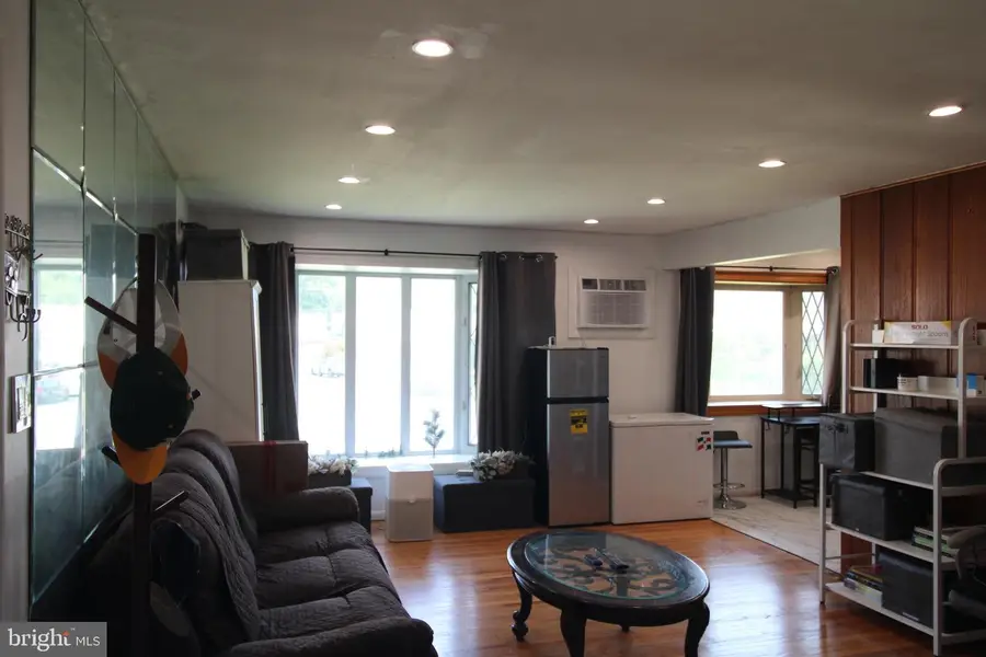 533 Tasker, Norwood, PA 19074 - #3