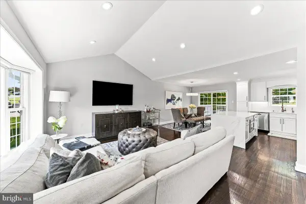 310 Columbia Pl, BROOMALL, PA 19008