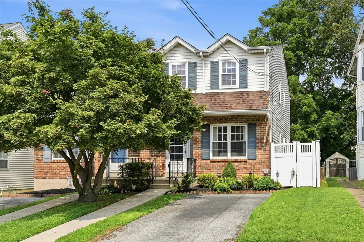 18a W Mercer Ave, Havertown, PA 19083 - #1
