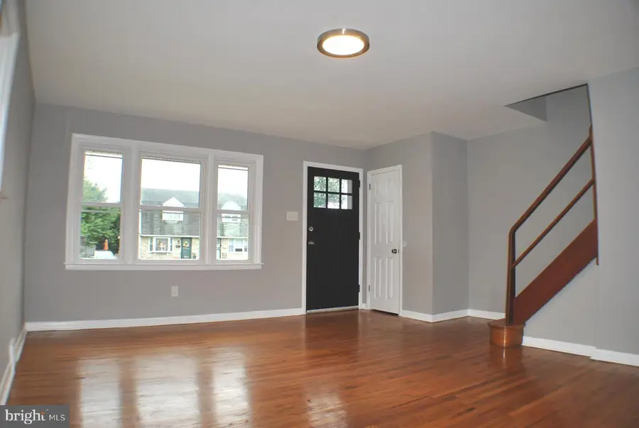 1313 Langley St, Trainer, PA 19061 - #2