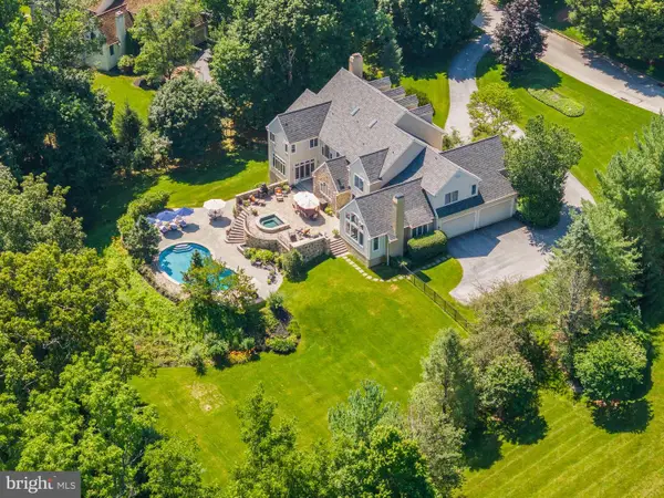 4 Harrison Dr, NEWTOWN SQUARE, PA 19073