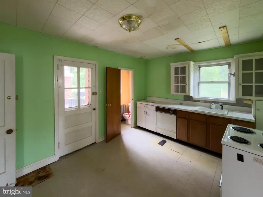 1240 Jefferson Ave, Woodlyn, PA 19094 - #3