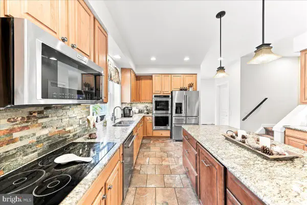 39 Maple Ln, GLEN MILLS, PA 19342