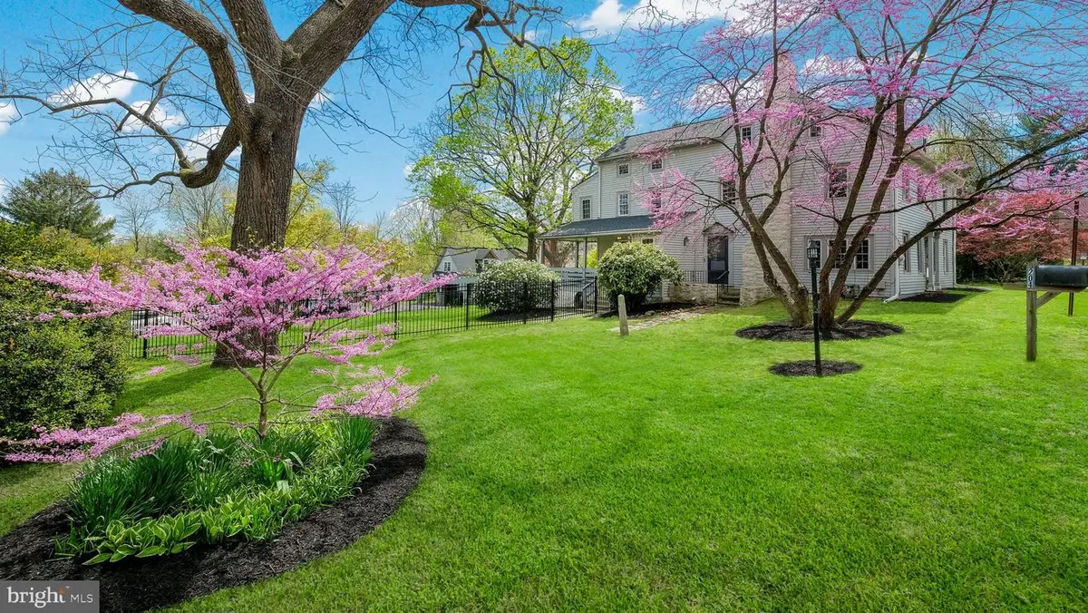 204 W Brookhaven Rd, Wallingford, PA 19086 - #1