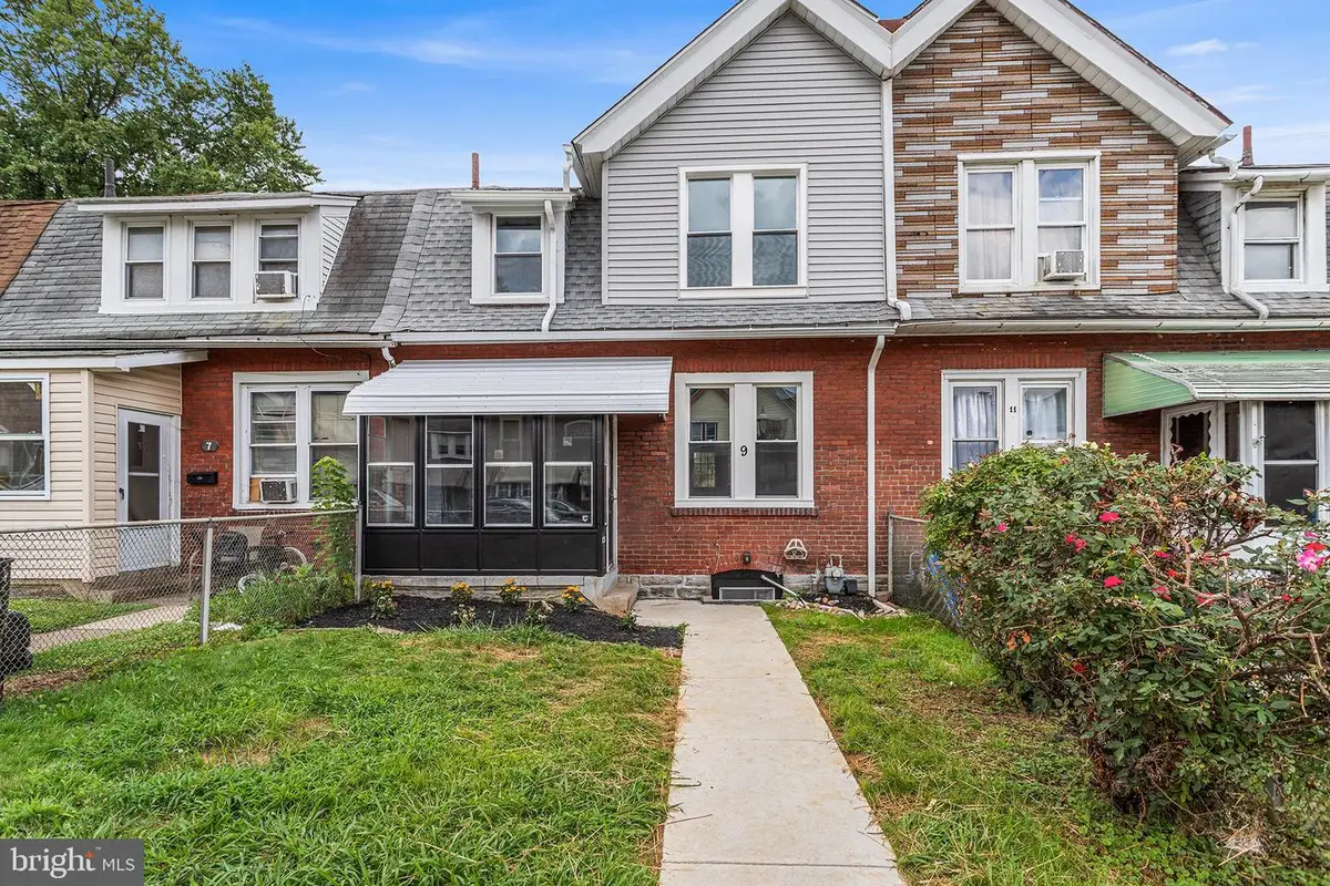 9 Maple St, Marcus Hook, PA 19061 - #1