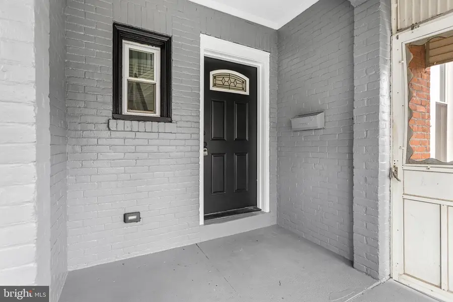 9 Maple St, Marcus Hook, PA 19061 - #2
