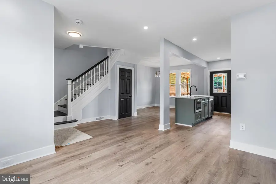 9 Maple St, Marcus Hook, PA 19061 - #3