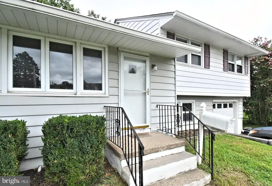 3619 Deepwater Ln, Brookhaven, PA 19015 - #3
