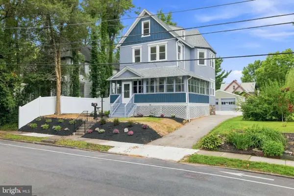 63 W Greenwood Ave, LANSDOWNE, PA 19050