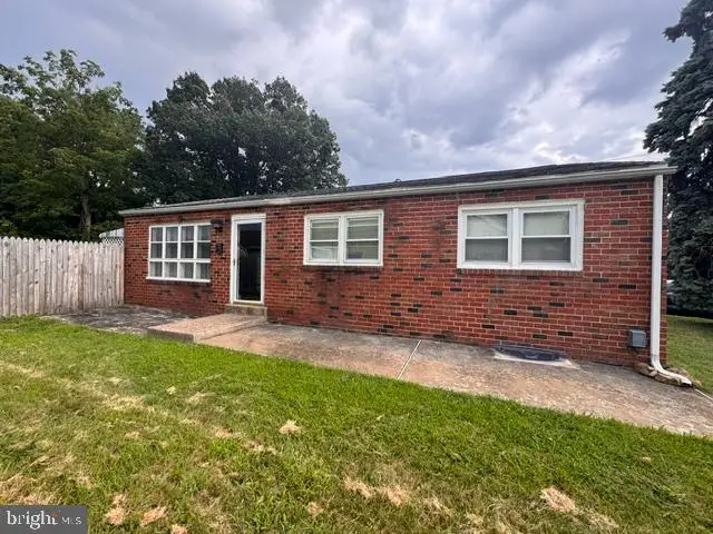 607 Ashland Ave, Folcroft, PA 19032 - #1