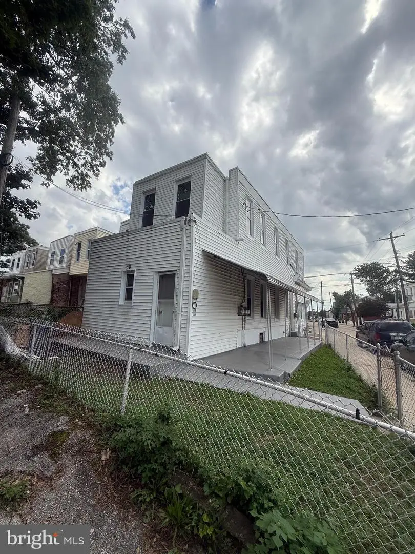 943 Maple Ter, Darby, PA 19023 - #3