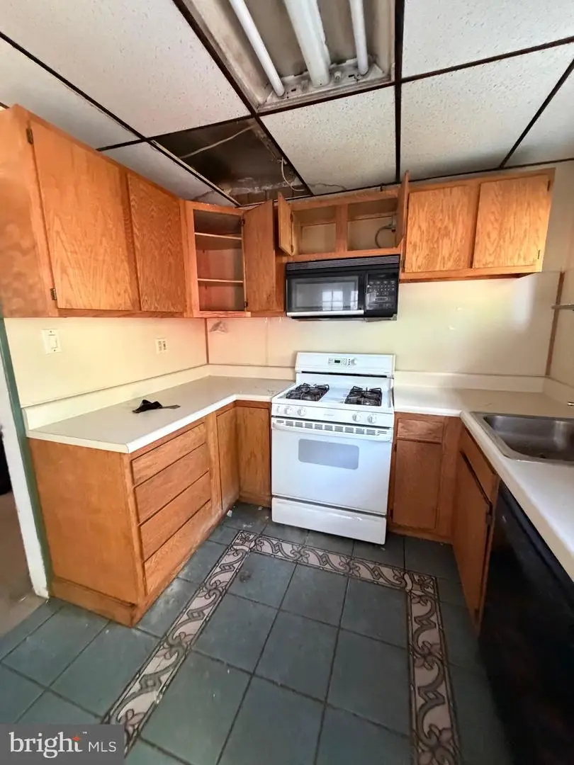 105 S Oak Ave, Aldan, PA 19018 - #2