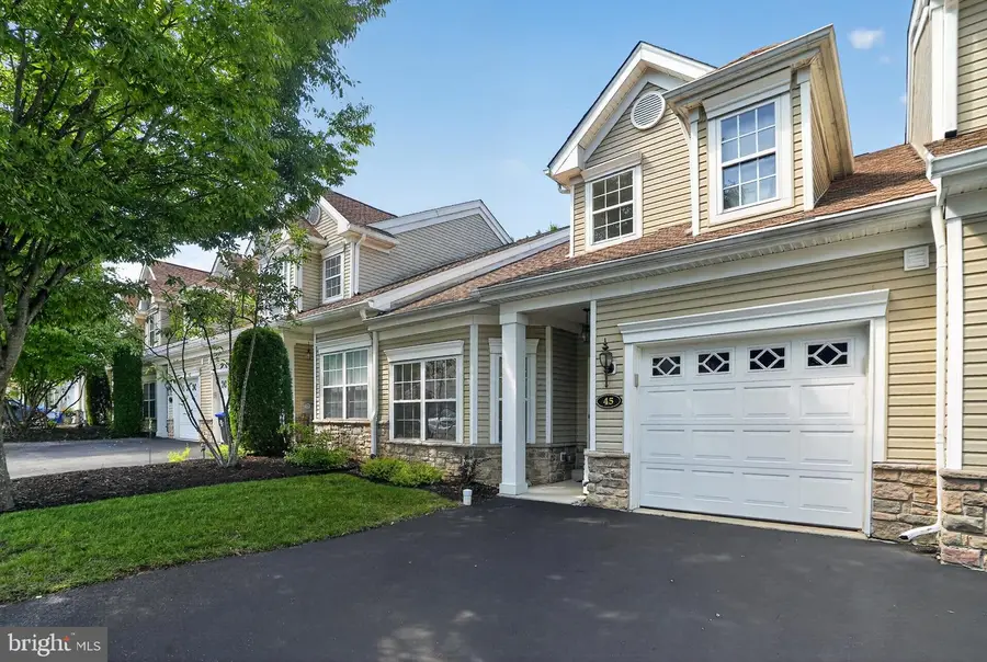 45 Dresner Cir, Upper Chichester, PA 19061 - #2