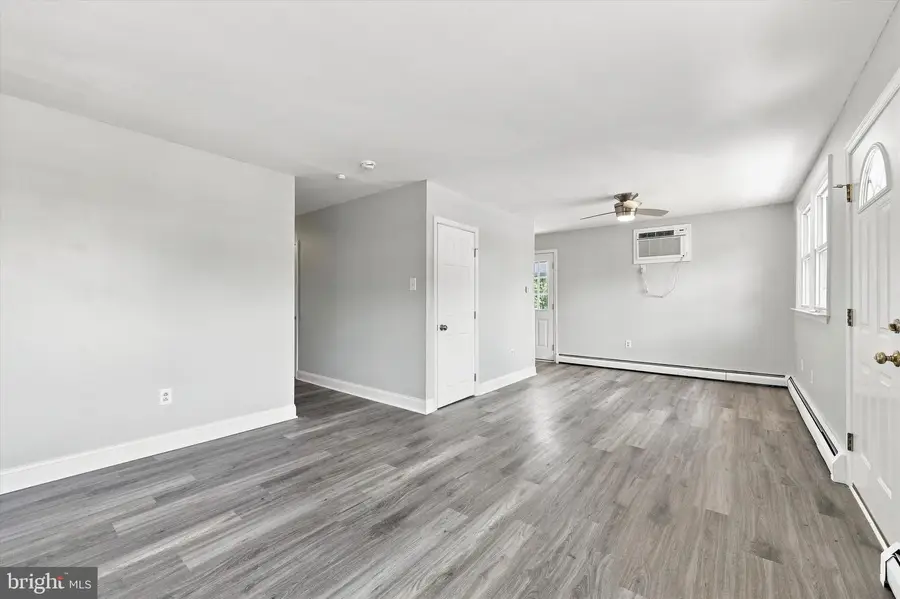 107 Wellington Rd, Aston, PA 19014 - #3