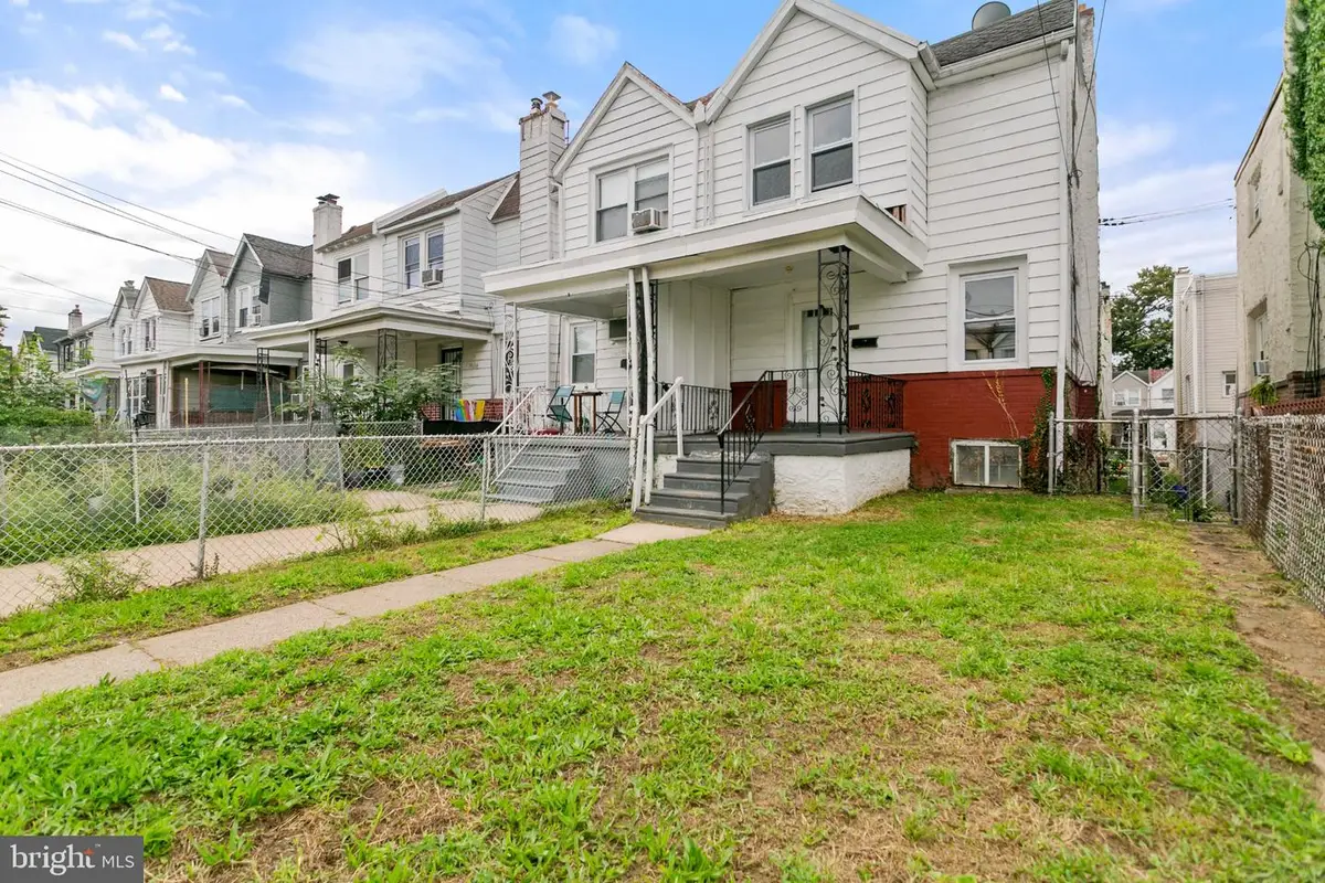 7038 Clover Ln, Upper Darby, PA 19082 - #1