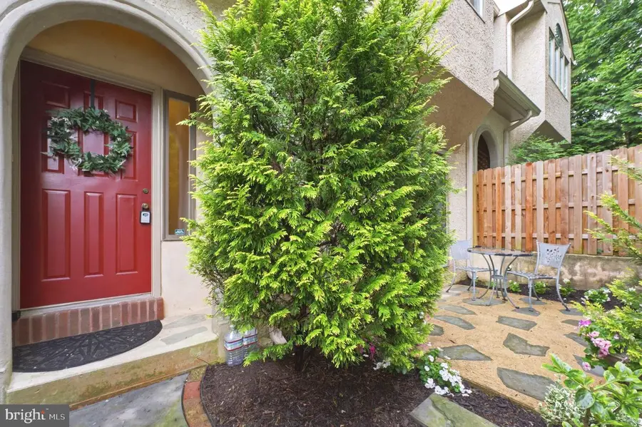 30 Greythorne Woods Cir, Wayne, PA 19087 - #2