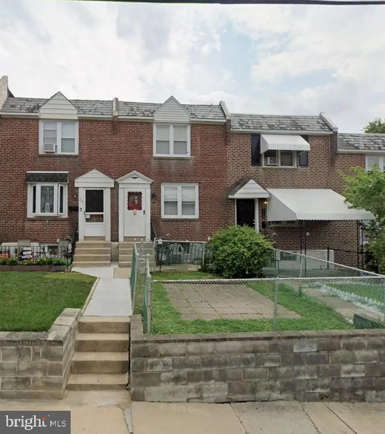 212 Golf Rd, Darby, PA 19023 - #1
