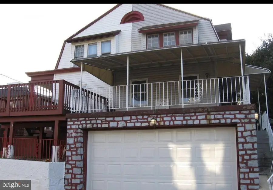 14 Park Ave, Upper Darby, PA 19082 - #2