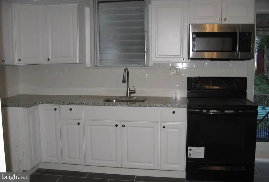 14 Park Ave, Upper Darby, PA 19082 - #3