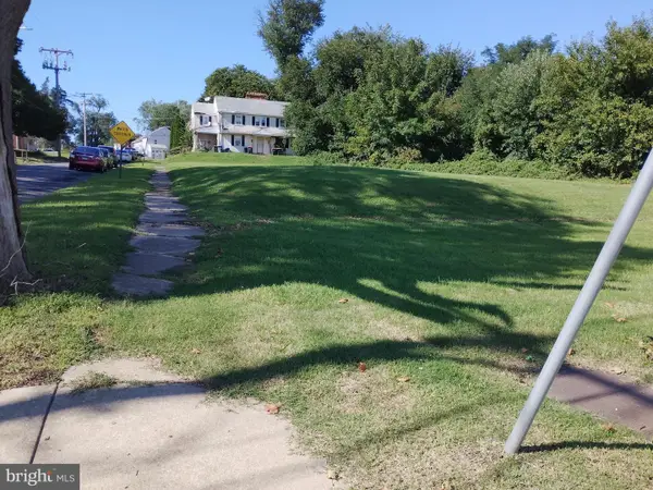 907-923 Meadow Ln, CHESTER, PA 19013