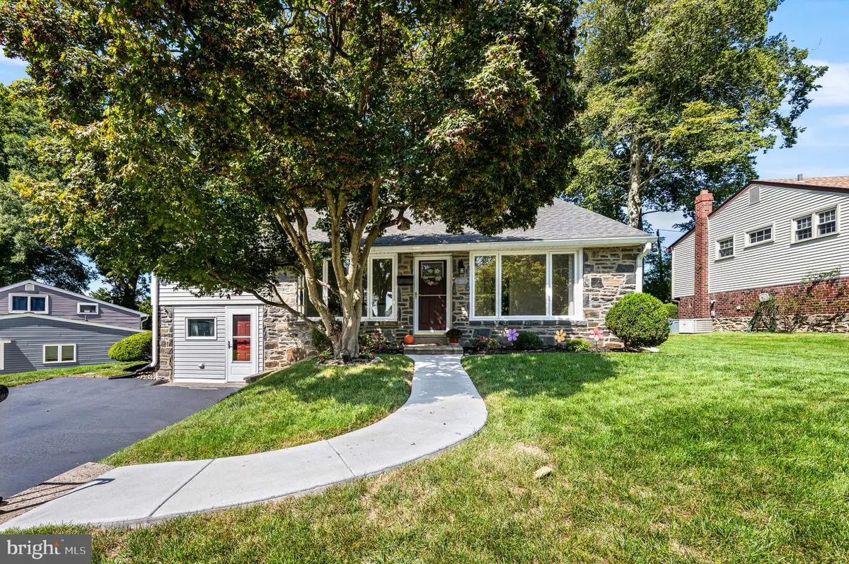 2243 Cambridge Rd, Broomall, PA 19008 - #1