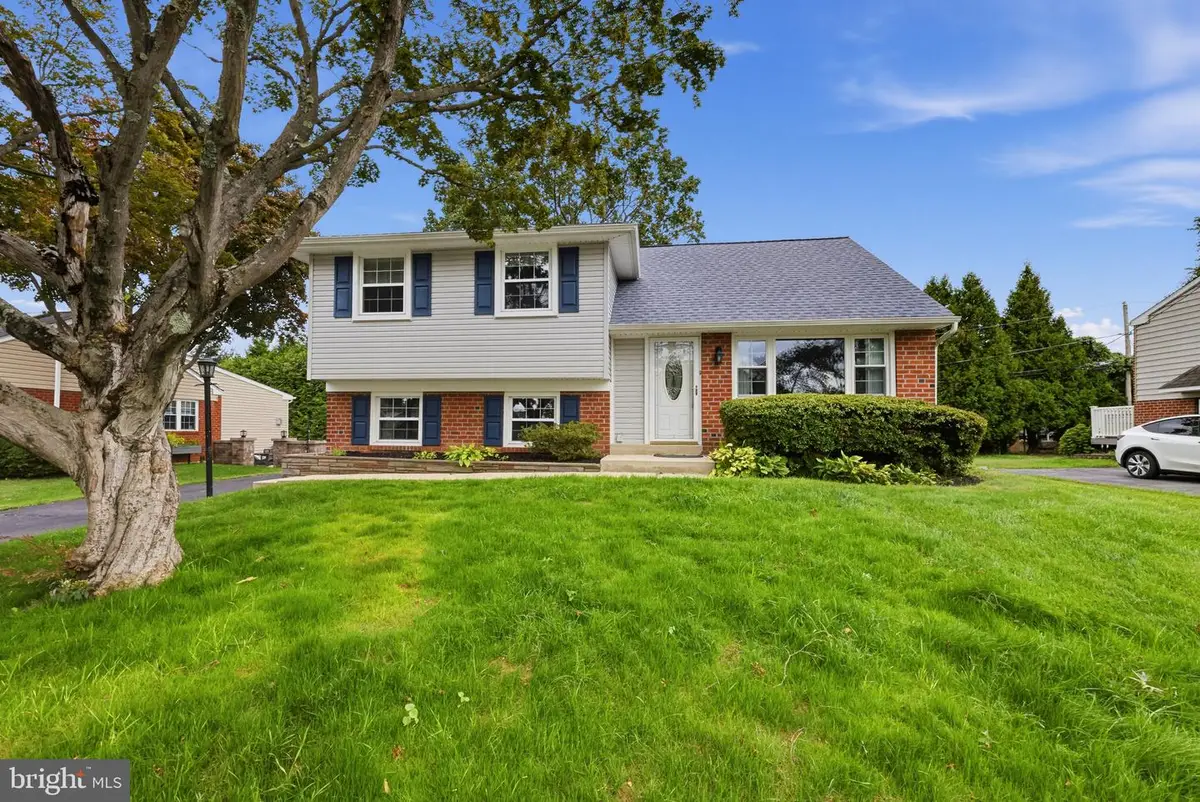 620 School Ln, Wallingford, PA 19086 - #1